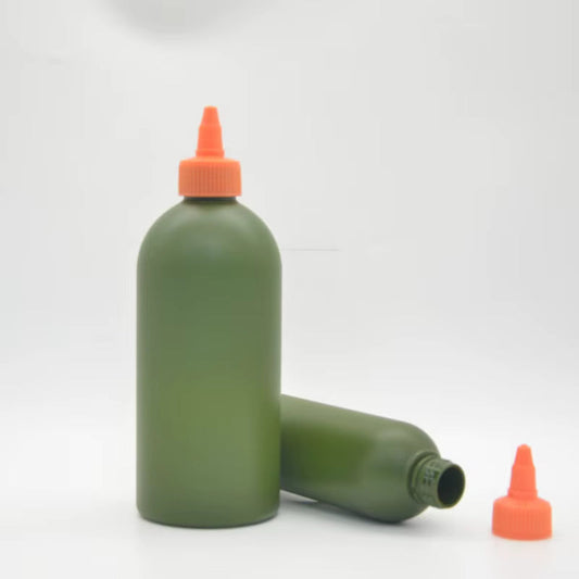 Why You Should Never Buy Olive Oil in Plastic