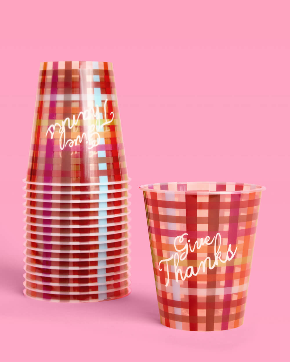 Plaid Paper Cups with Burgundy Checkered Pattern and Give Thanks Script, 16-Pack