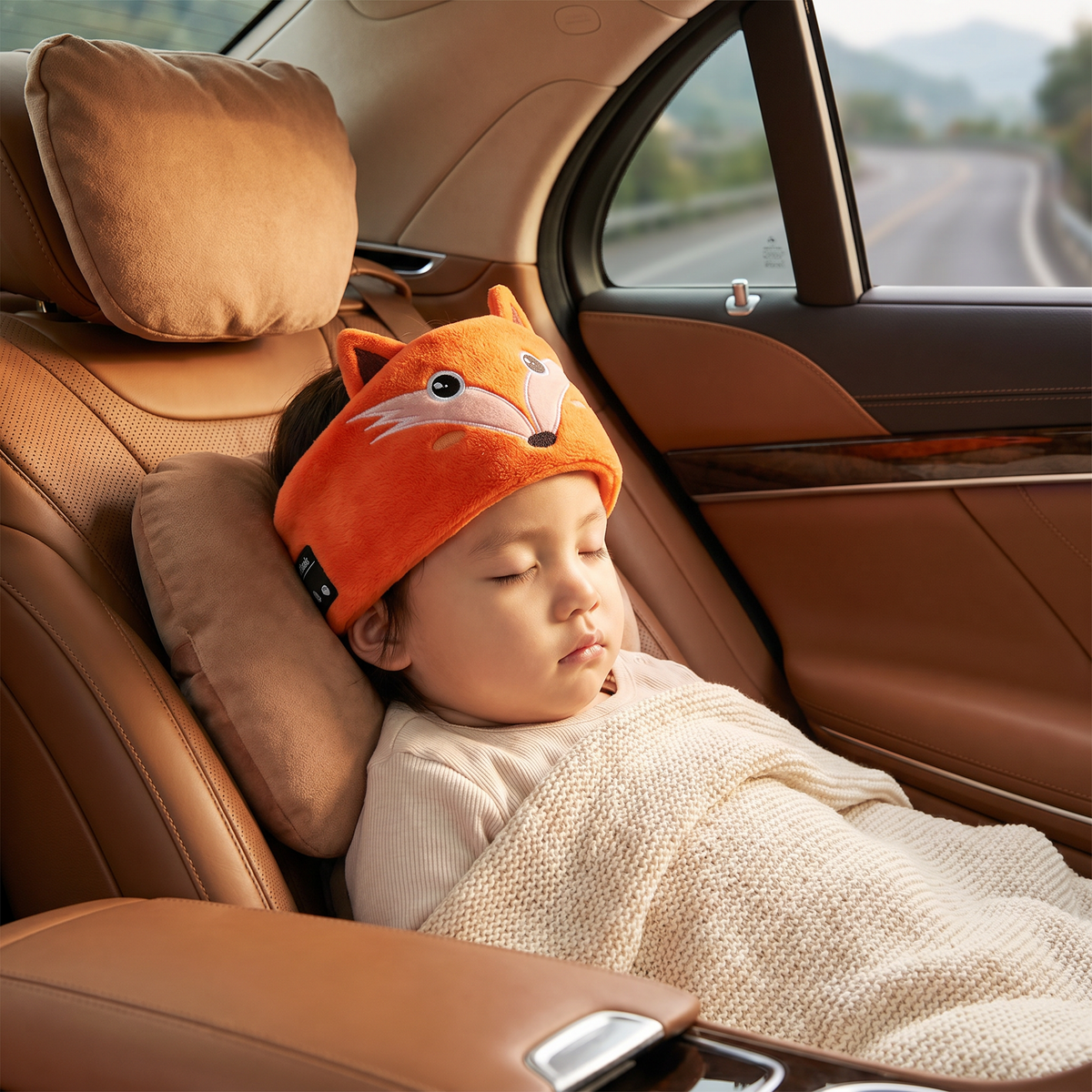 Wireless Sleep Headband with Flat Speakers and Stretchable Fabric for Travel