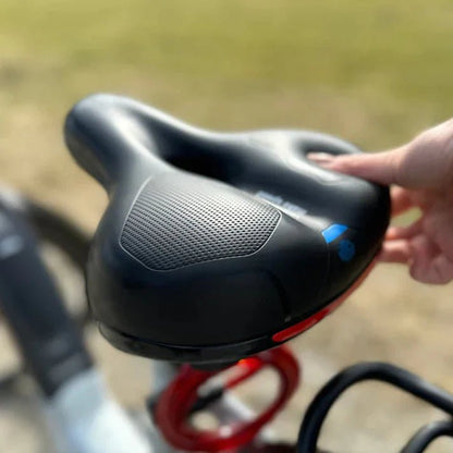 Gel Bike Saddle with Curved Body Support and Ventilation Channels, Universal Mount