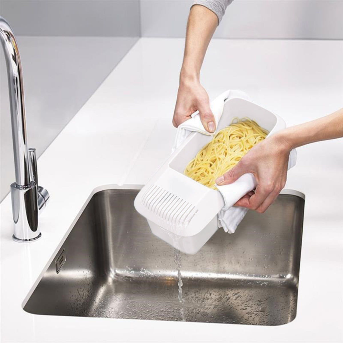 Microwave Noodle Bowl with Strainer Lid and Heat Resistant Handles