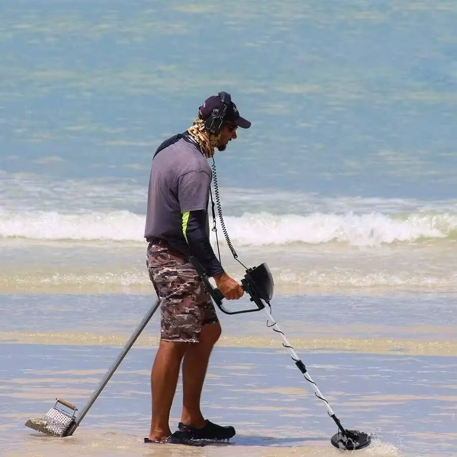 Adjustable Metal Detector with Dual Detection Modes and Waterproof Coil, 11.81in Depth