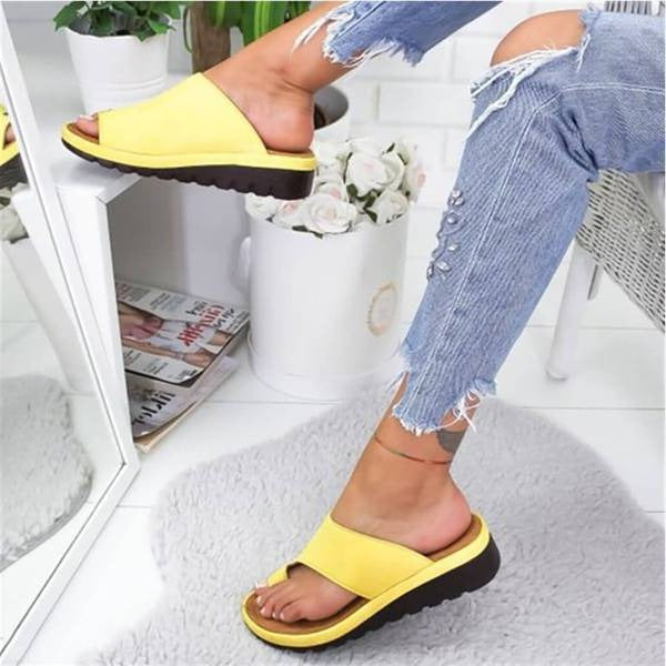 Cushioned Sandals with Curved Arch Support and Lateral Padding, 1-Inch Heel