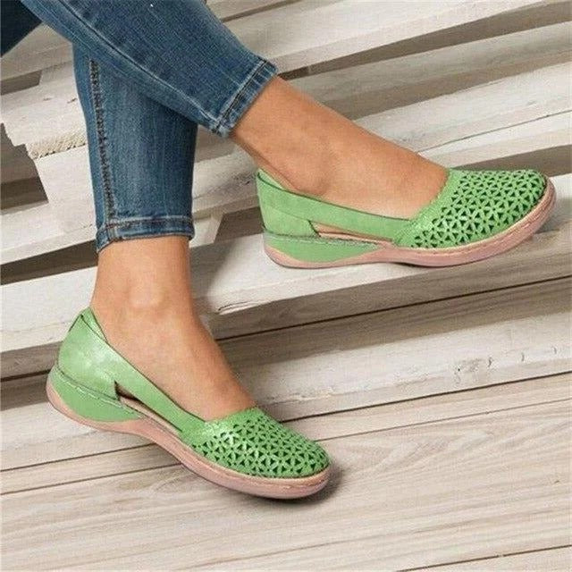 Women's Wide Toe Slip-On Flats with Cushioned Insole and Breathable Upper