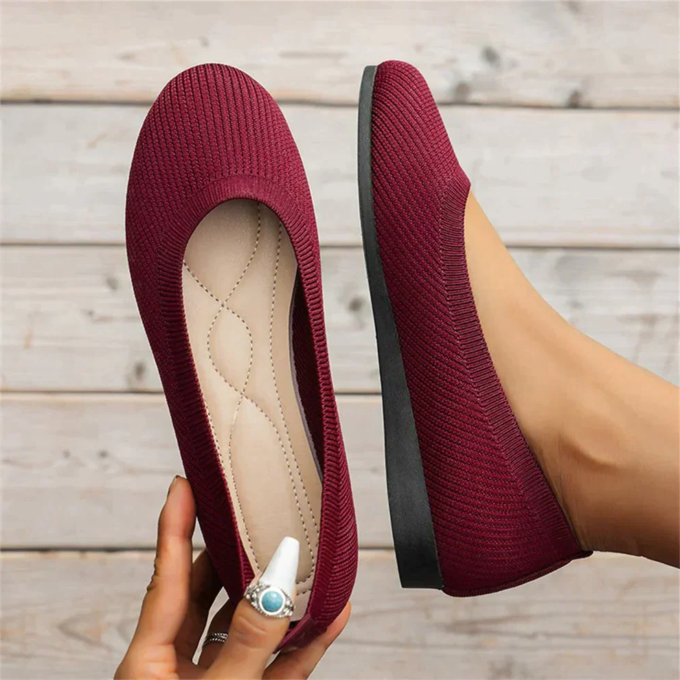 Women's Slip-On Shoes with Memory Foam Insole and Arch Support, Textured Outsole