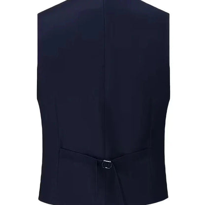 This men's slim fit double-breasted 3-piece suit with waistcoat is ideal for any formal occasion.