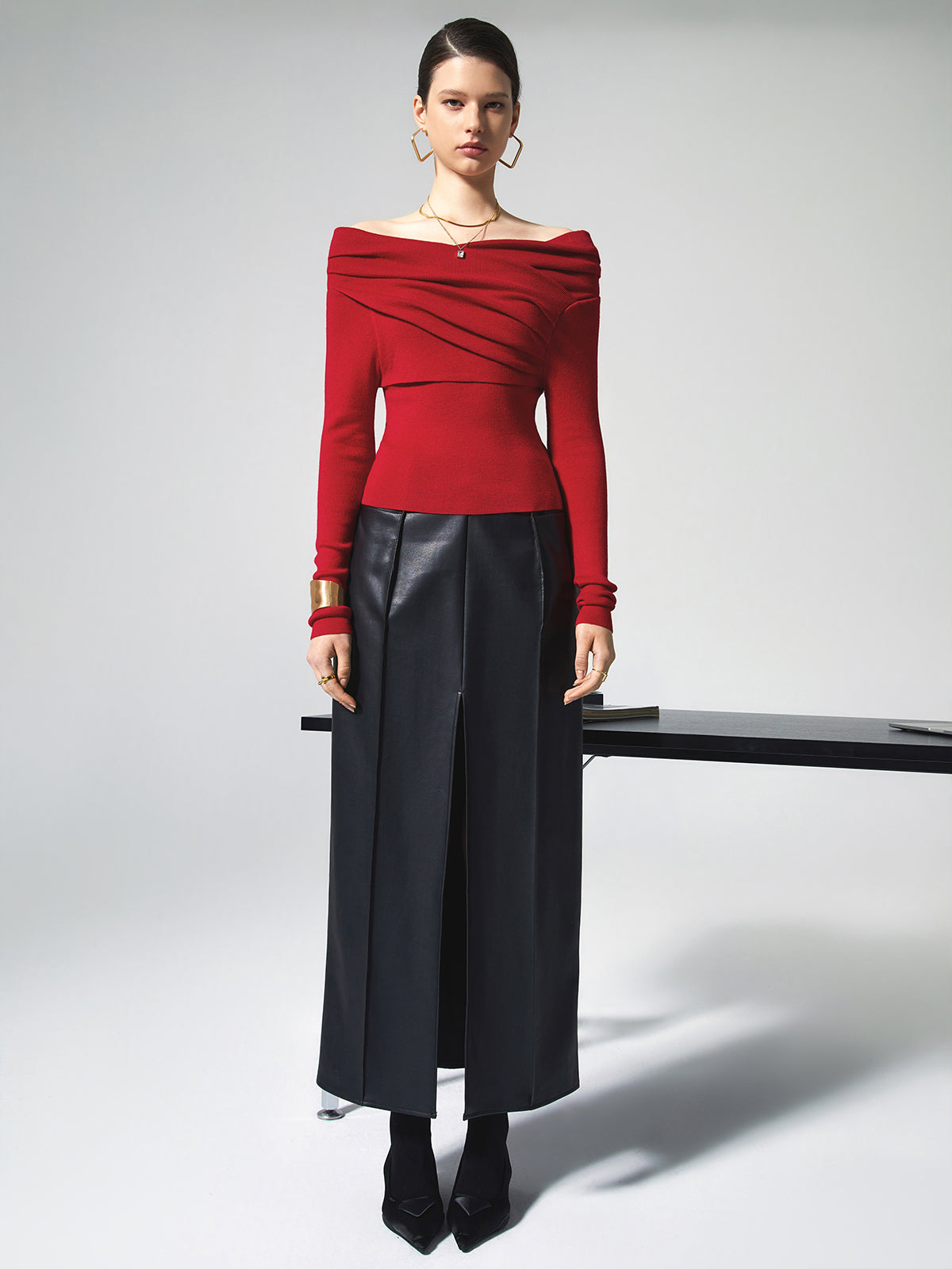 Slim Fit Knit Top with Stretch Blend and Wrist Length Sleeves