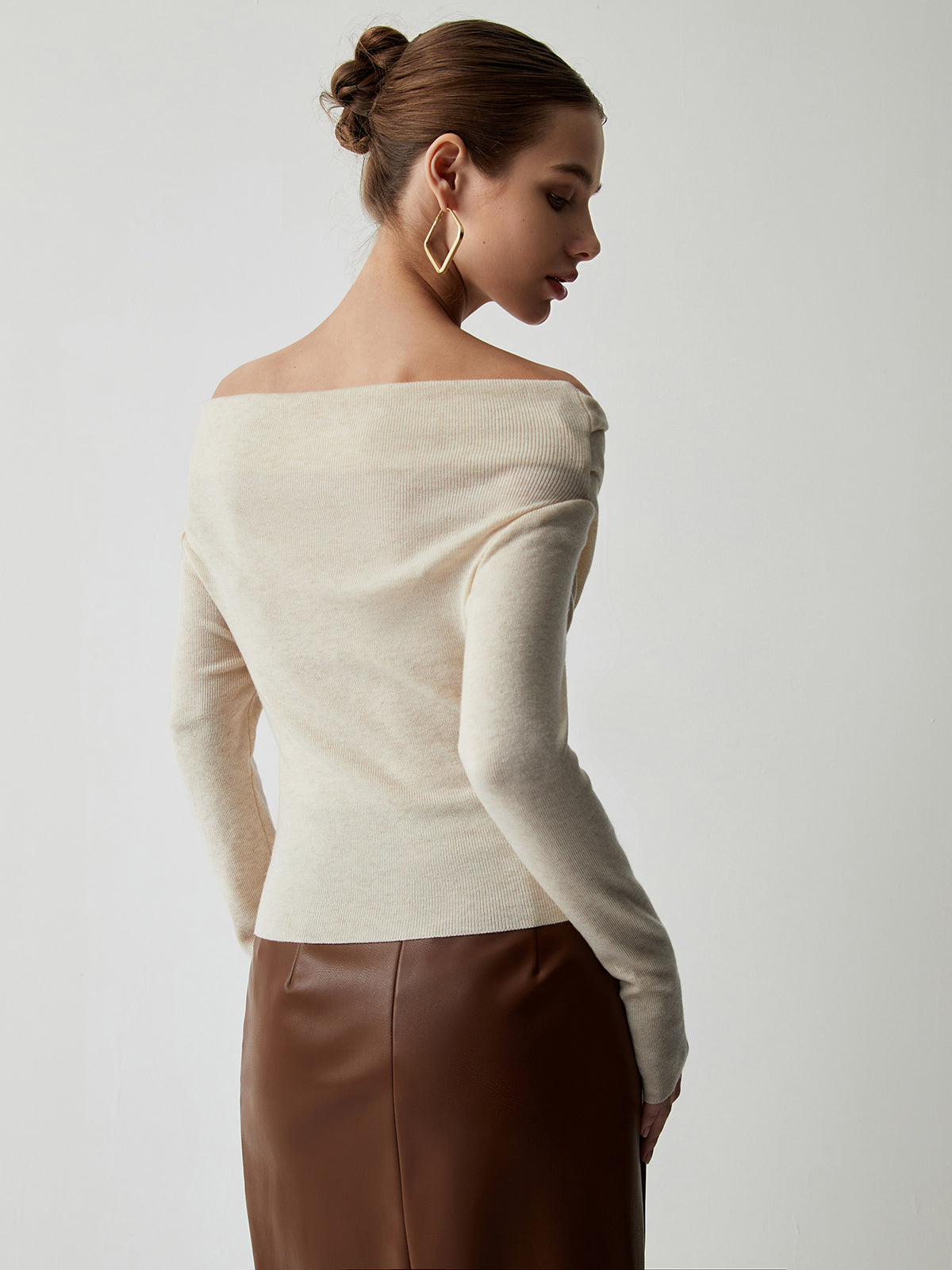 Slim Fit Knit Top with Stretch Blend and Wrist Length Sleeves